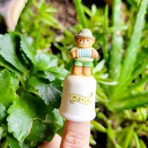 Vintage Lucy Rigg Collectible March Birth Month Bear Thimble